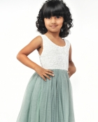 EVANA S. 